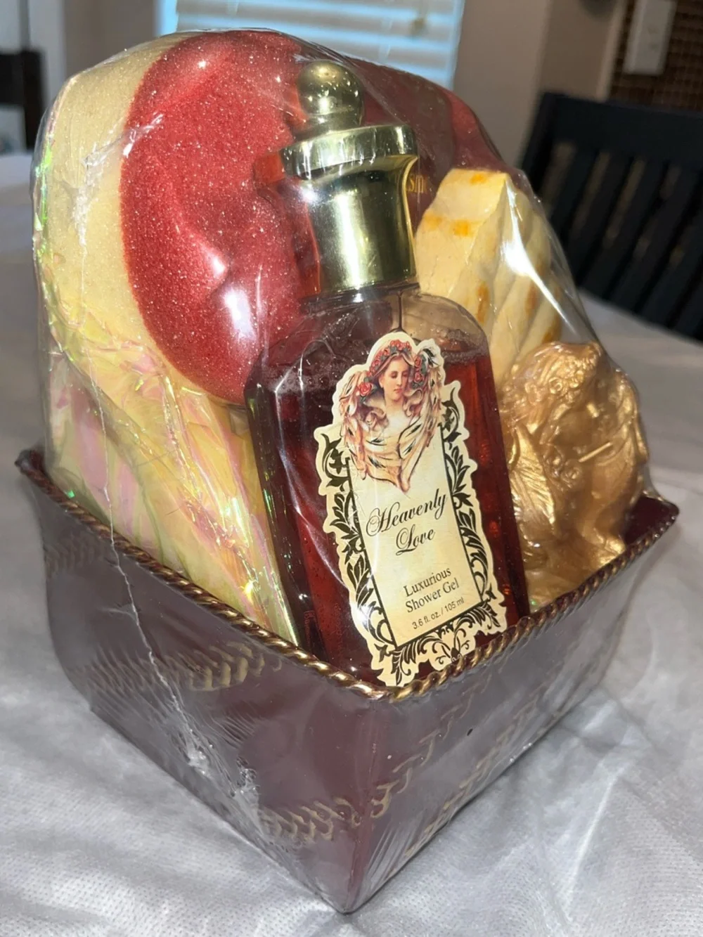 Luxurious Shower Gel Gift Set - Red & Gold